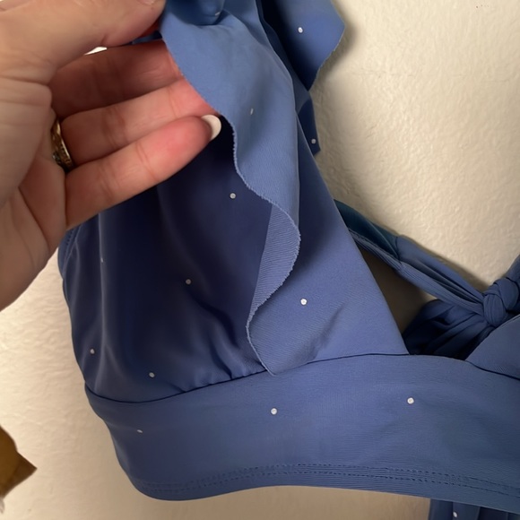 Robin Piccone bikini top, large - Picture 2 of 4